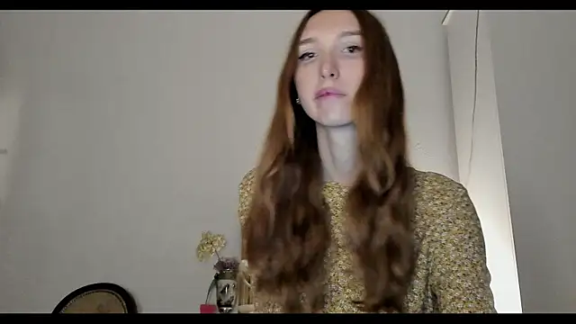 Snapshot of LisaIcon chatting on 10/20/25, 05:02 LisaIcon online show from 10/20/25, 05:02