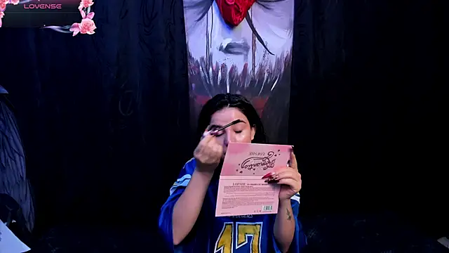 Snapshot of Kylie-fox chatting on 09/30/25, 10:37 Kylie-fox online show from 09/30/25, 10:37