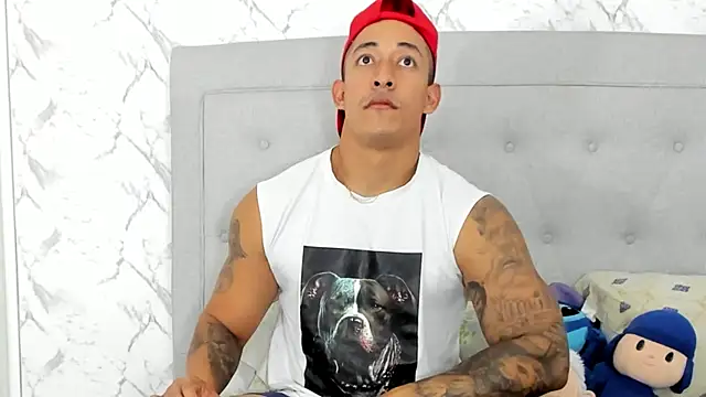 Snapshot of luigiferrara chatting on 02/17/25, 12:21 luigiferrara online show from 02/17/25, 12:21