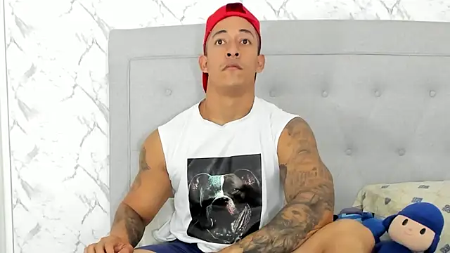 Snapshot of luigiferrara chatting on 02/17/25, 03:25 luigiferrara online show from 02/17/25, 03:25