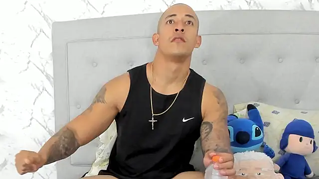 Snapshot of luigiferrara chatting on 02/18/25, 10:03 luigiferrara online show from 02/18/25, 10:03