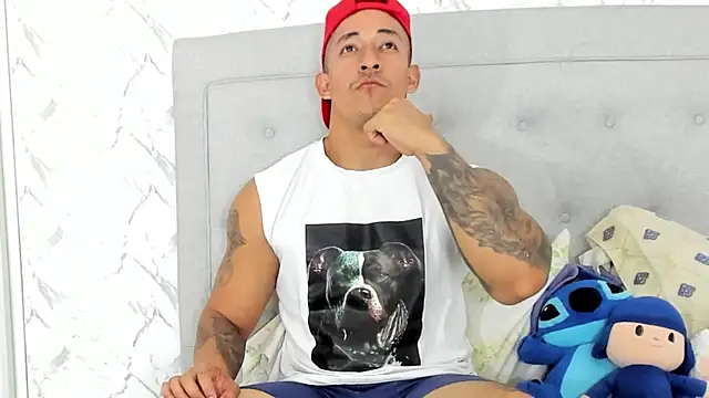 Snapshot of luigiferrara chatting on 02/21/25, 01:55 luigiferrara online show from 02/21/25, 01:55