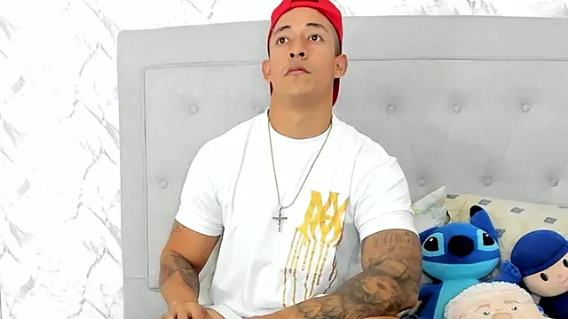 Snapshot of luigiferrara chatting on 02/23/25, 07:17 luigiferrara online show from 02/23/25, 07:17