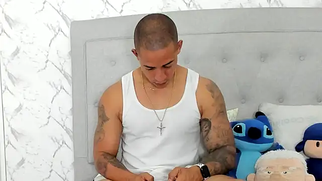 Snapshot of luigiferrara chatting on 03/14/25, 01:05 luigiferrara online show from 03/14/25, 01:05