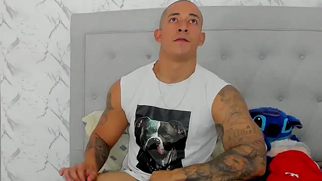 Snapshot of luigiferrara chatting on 10/18/25, 06:52 luigiferrara online show from 10/18/25, 06:52