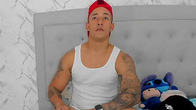 Snapshot of luigiferrara chatting on 11/27/25, 10:01 luigiferrara online show from 11/27/25, 10:01