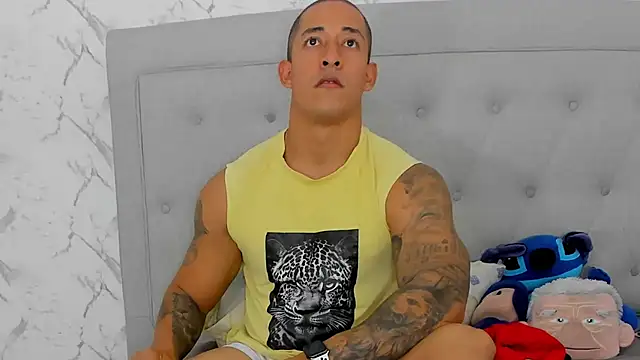 Snapshot of luigiferrara chatting on 12/01/25, 02:49 luigiferrara online show from 12/01/25, 02:49