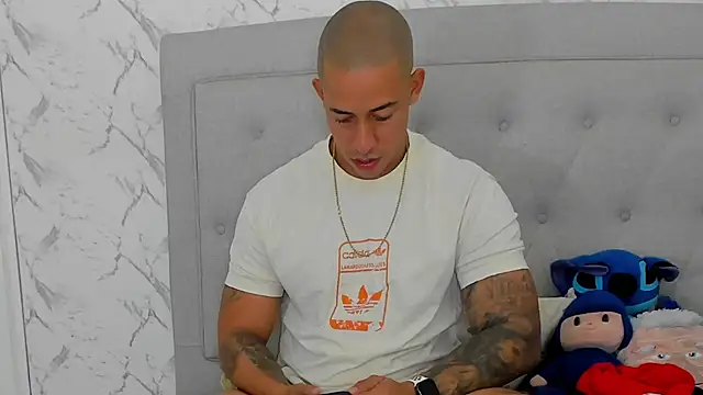 Snapshot of luigiferrara chatting on 12/01/25, 10:15 luigiferrara online show from 12/01/25, 10:15