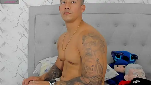 Snapshot of luigiferrara chatting on 12/13/25, 07:53 luigiferrara online show from 12/13/25, 07:53