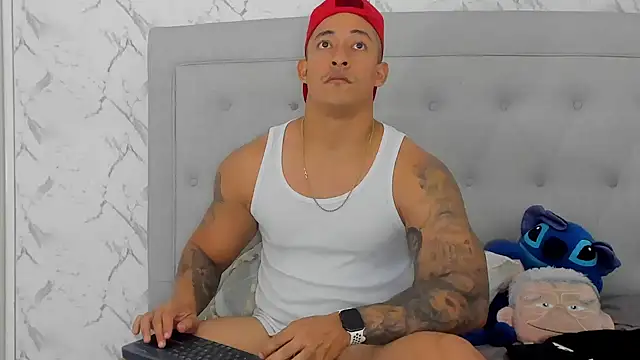 Snapshot of luigiferrara chatting on 12/14/25, 08:46 luigiferrara online show from 12/14/25, 08:46