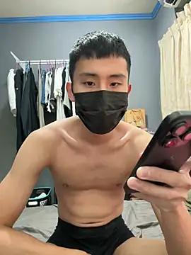 Snapshot of Benson18y chatting on 12/20/24, 04:46 Benson18y online show from 12/20/24, 04:46