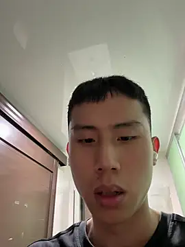 Snapshot of Benson18y chatting on 12/02/25, 03:40 Benson18y online show from 12/02/25, 03:40