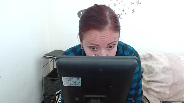 Snapshot of LadyHellene chatting on 04/23/26, 12:29 LadyHellene online show from 04/23/26, 12:29