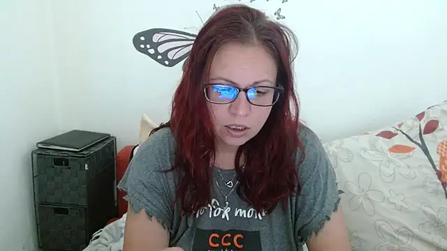 Snapshot of LadyHellene chatting on 05/02/26, 04:39 LadyHellene online show from 05/02/26, 04:39