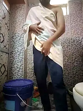 Snapshot of Jayesh_Love chatting on 01/01/25, 05:43 Jayesh Love online show from 01/01/25, 05:43