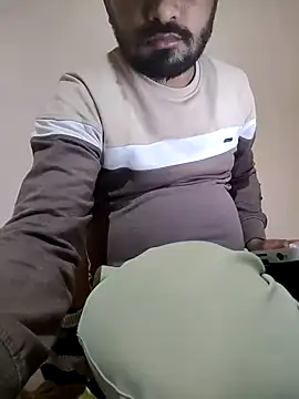 Snapshot of Jayesh_Love chatting on 01/12/25, 04:08 Jayesh Love online show from 01/12/25, 04:08