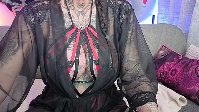 MeganWitch online show from 10/21/25, 04:51