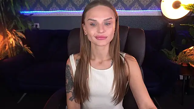 KiraGrayy online show from 11/11/25, 01:55