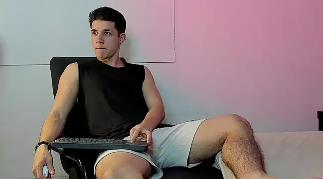 Snapshot of Adan_rivas_ chatting on 12/19/24, 12:13 Adan rivas online show from 12/19/24, 12:13