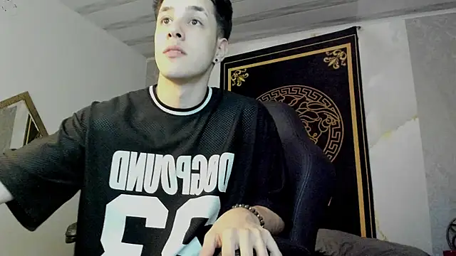 Snapshot of Adan_rivas_ chatting on 03/13/25, 11:38 Adan rivas online show from 03/13/25, 11:38