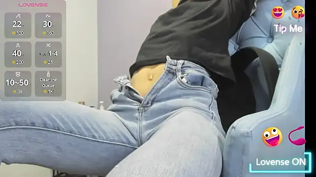 Snapshot of _candy_jade_ chatting on 12/14/25, 11:59 candy jade online show from 12/14/25, 11:59