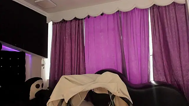 Coral Gibson online show from 06/11/26, 01:31