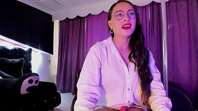 Coral Gibson online show from 06/25/26, 12:20