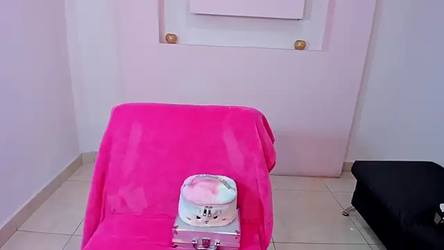 Snapshot of ScarlettWet9 chatting on 12/03/24, 04:03 ScarlettWet9 online show from 12/03/24, 04:03