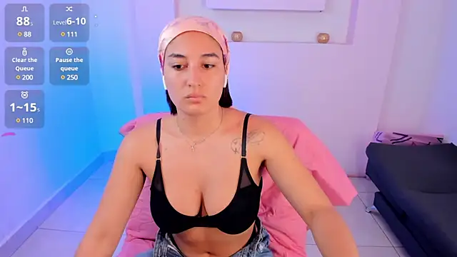 Snapshot of ScarlettWet9 chatting on 12/15/24, 03:45 ScarlettWet9 online show from 12/15/24, 03:45