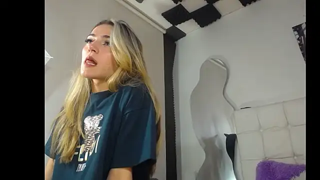 Snapshot of kaoz_36 chatting on 12/02/24, 08:11 kaoz 36 online show from 12/02/24, 08:11