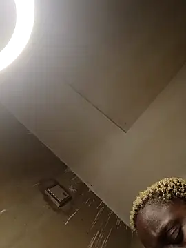 Snapshot of Crazybitchtheanalgoddess4 chatting on 02/13/25, 02:01 Crazybitchtheanalgoddess4 online show from 02/13/25, 02:01