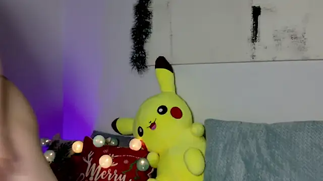 Snapshot of HarpyWitch chatting on 12/21/25, 06:59 HarpyWitch online show from 12/21/25, 06:59