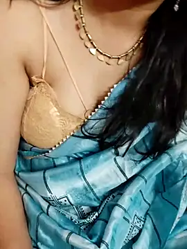 Snapshot of santurmom chatting on 03/11/25, 06:19 santurmom online show from 03/11/25, 06:19