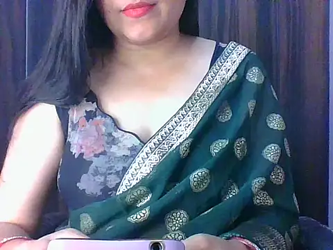 Snapshot of santurmom chatting on 02/25/26, 05:44 santurmom online show from 02/25/26, 05:44