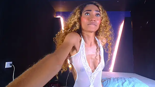 Charlotte Love10 online show from 02/03/25, 03:09