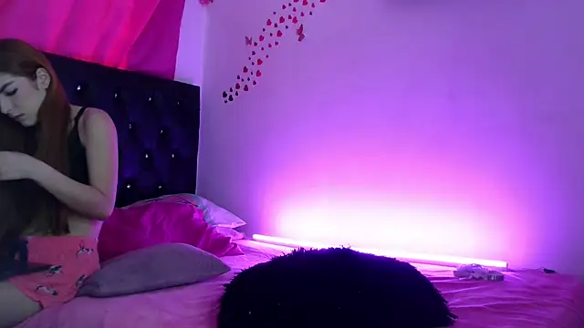 littleayshel online show from 11/05/25, 01:00