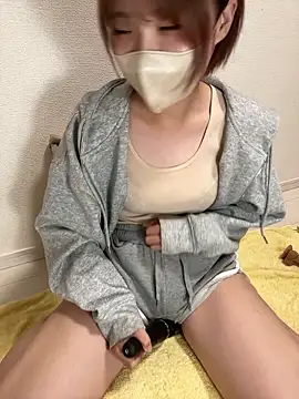 Snapshot of -x_MIU_x chatting on 10/22/25, 09:31 -x MIU x online show from 10/22/25, 09:31