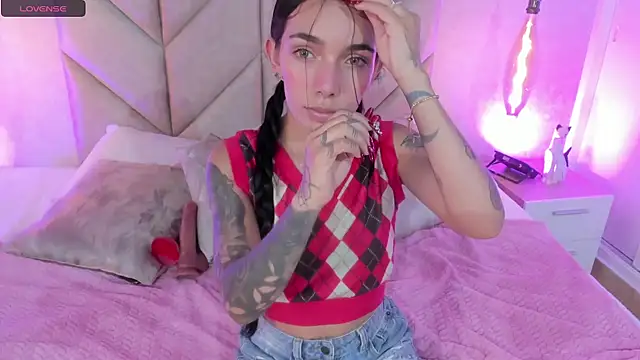 Mollymoon1 online show from 12/10/24, 08:16