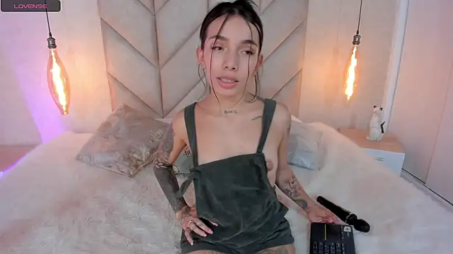 Mollymoon1 online show from 01/31/25, 09:16