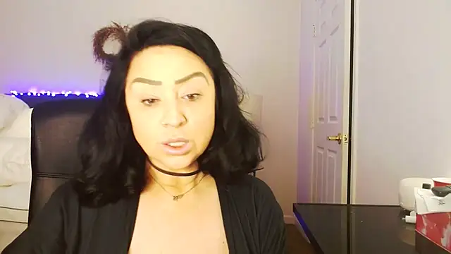 AlyssiaAmoreXO online show from 05/04/26, 08:27