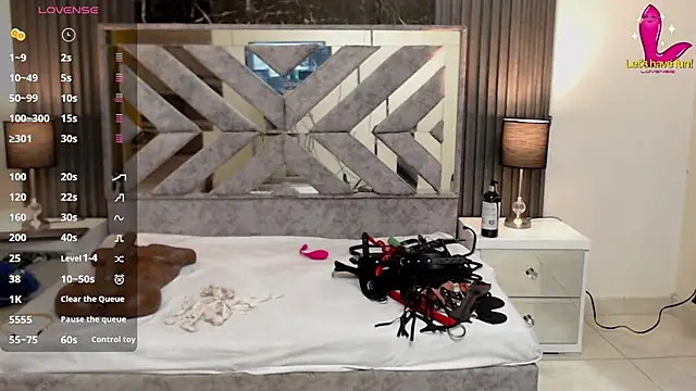 ValentinaThomas online show from 02/05/25, 08:25