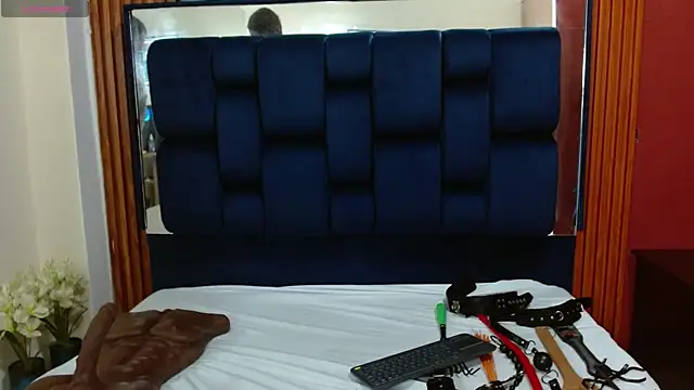 ValentinaThomas online show from 02/11/25, 07:27