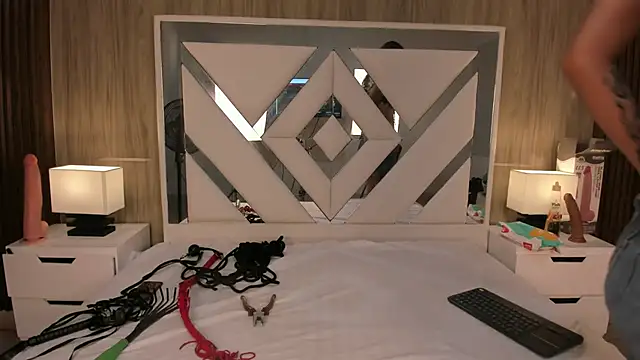 ValentinaThomas online show from 10/04/25, 07:12