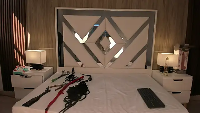 ValentinaThomas online show from 10/05/25, 07:23