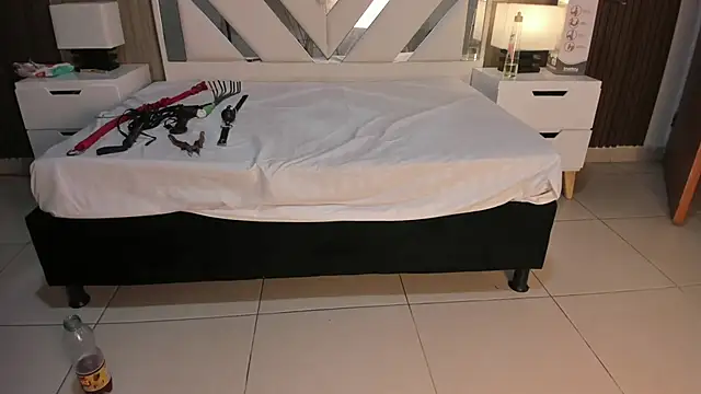 ValentinaThomas online show from 10/11/25, 09:02