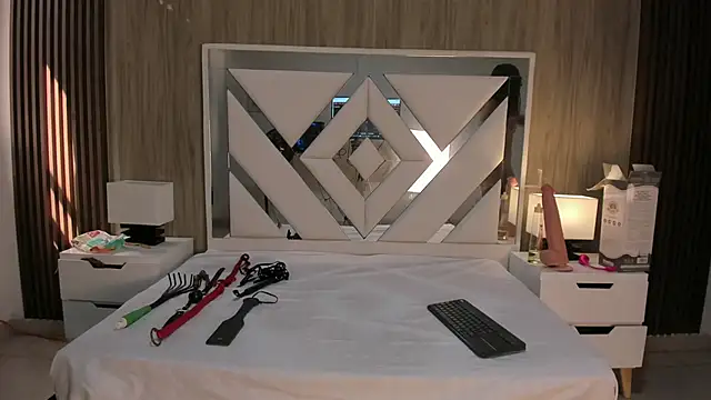 ValentinaThomas online show from 10/14/25, 07:14