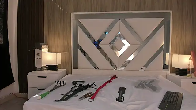 ValentinaThomas online show from 10/17/25, 07:27