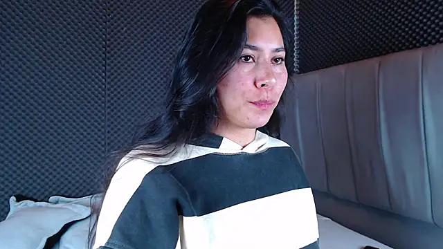 Snapshot of _joy_yva chatting on 12/19/25, 12:50 joy yva online show from 12/19/25, 12:50