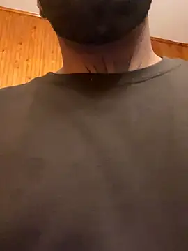 Snapshot of Dikkiduohottt chatting on 12/15/25, 04:22 Dikkiduohottt online show from 12/15/25, 04:22