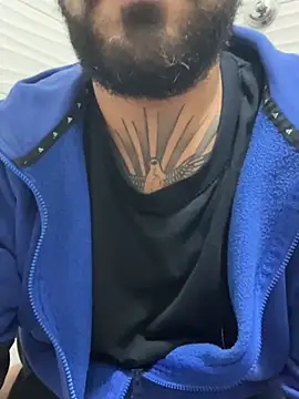 Snapshot of Dikkiduohottt chatting on 02/14/26, 08:49 Dikkiduohottt online show from 02/14/26, 08:49